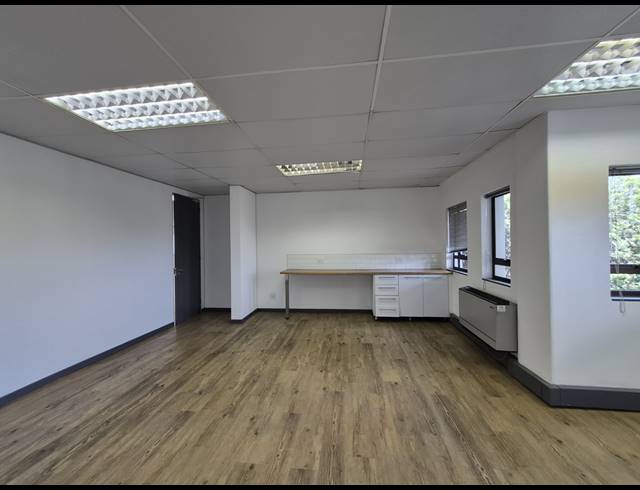 457M² OFFICE TO LET IN HYDE PARK